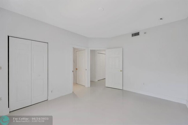 Building Photo - 1803 N Flagler Dr