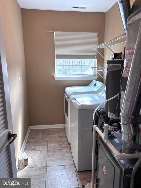 Building Photo - 7708B Normandy Dr