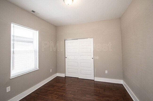 Building Photo - 2029 N College Ave