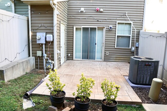 Building Photo - 6425 Swatner Dr