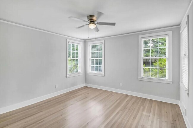 Building Photo - Pre-Leasing for the 26-27 School Year! - H...