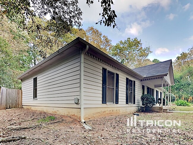 Building Photo - 1619 Highland Ct