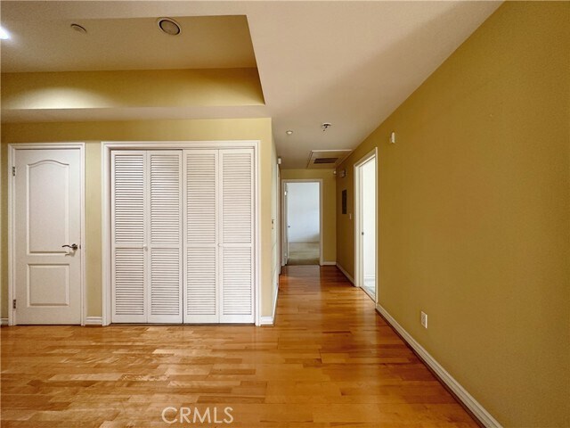 Building Photo - 320 S Willaman Dr