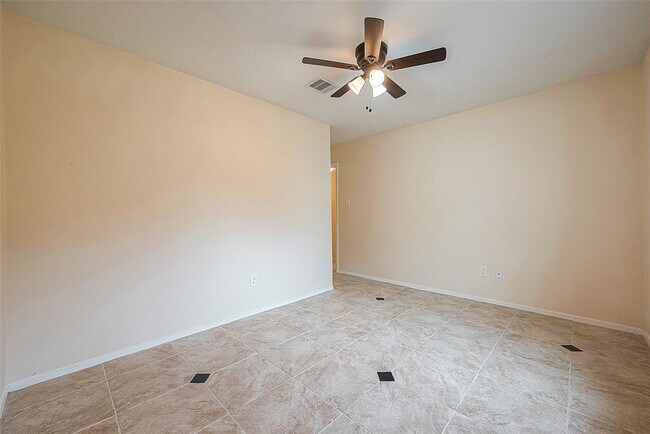 Building Photo - 1615 Millbury Dr