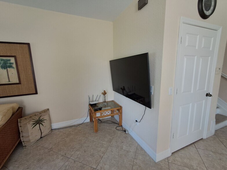 Building Photo - 16228 Via Solera Cir