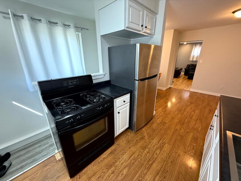 Building Photo - 30915 Beechnut St