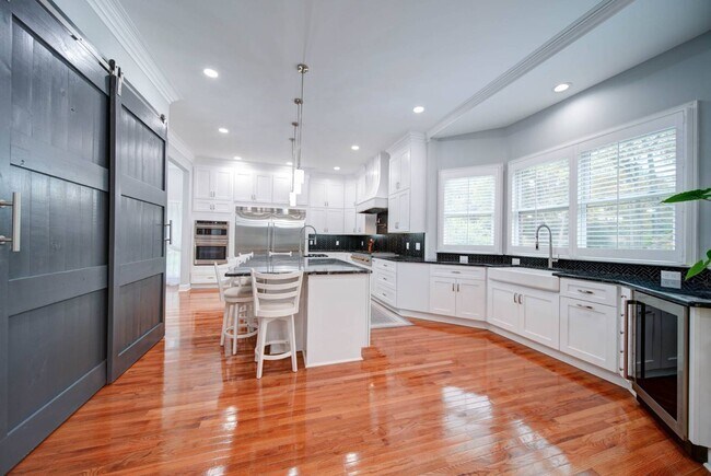 Building Photo - 119 Plantation Dr