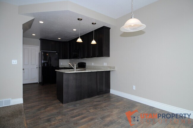 Building Photo - 3755 N Prairie Grass Dr