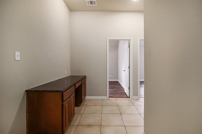 Building Photo - 1003 Suffolk Ct