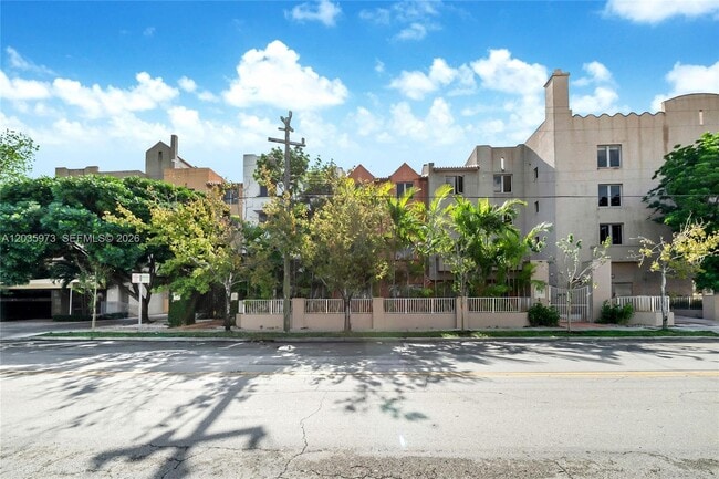 Building Photo - 2630 SW 28th St