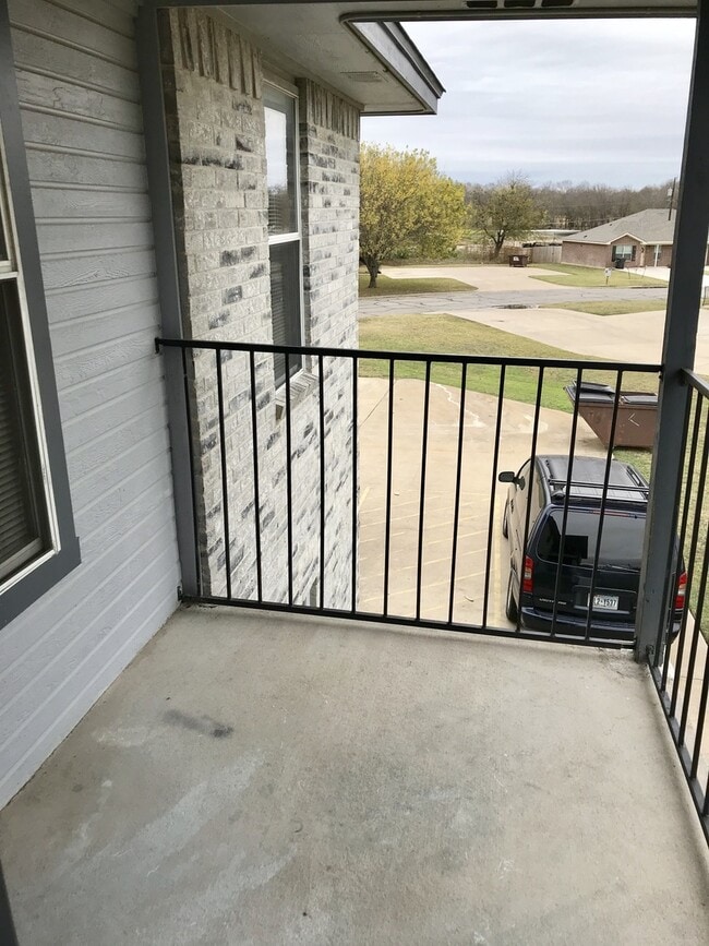 Building Photo - Great location off Panther Way