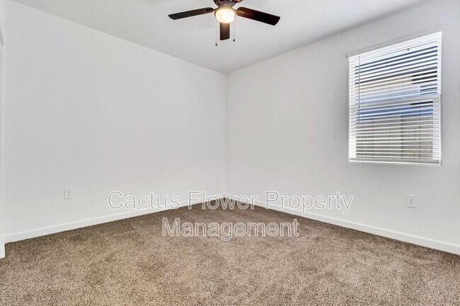 Building Photo - 2108 W Sheridan Ave