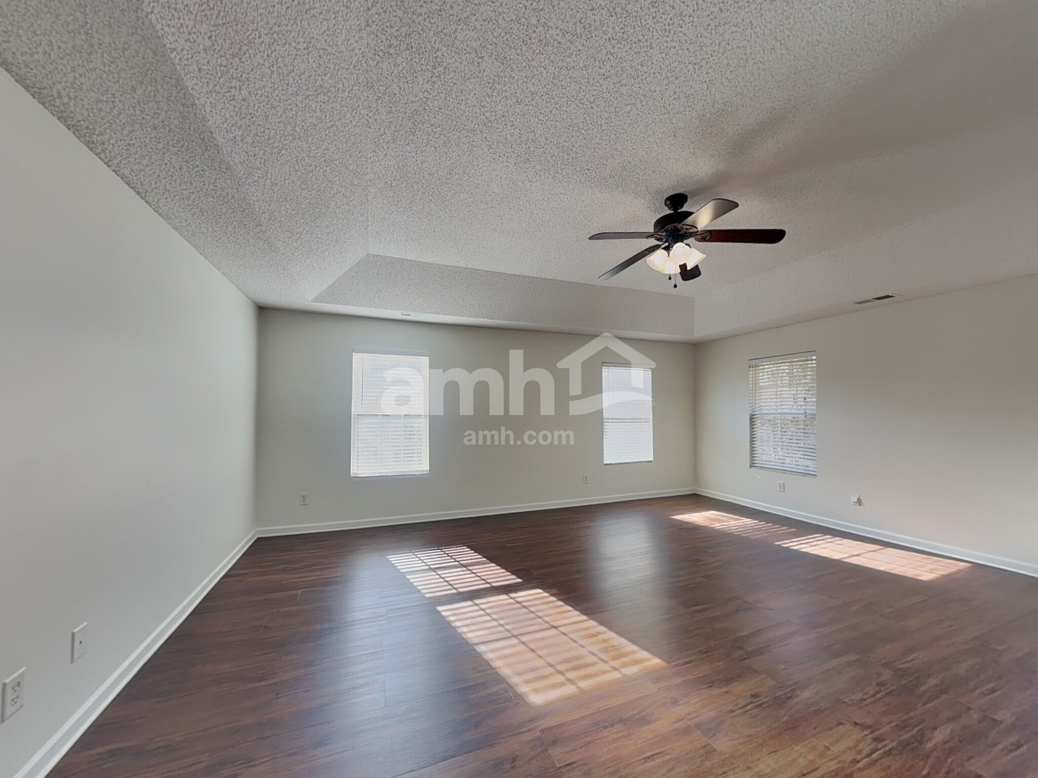 Building Photo - 2521 Highland Park Dr