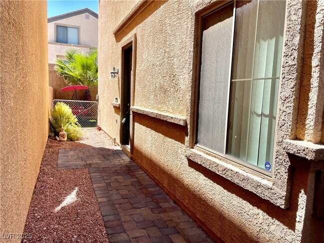 Building Photo - 8233 Strawberry Spring St