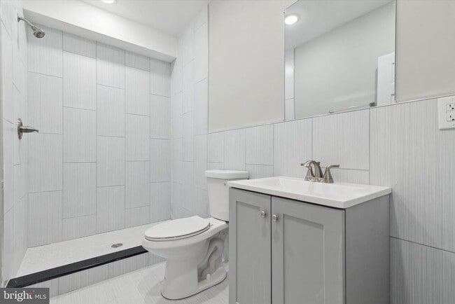 Building Photo - 1230 N Marshall St