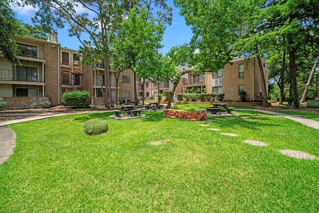 Building Photo - 3500 Tangle Brush Dr