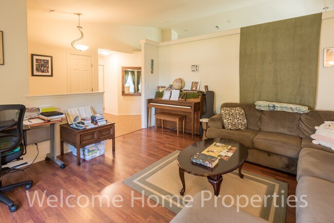 Primary Photo - Beautiful 3 Bedroom Home Close to WWU