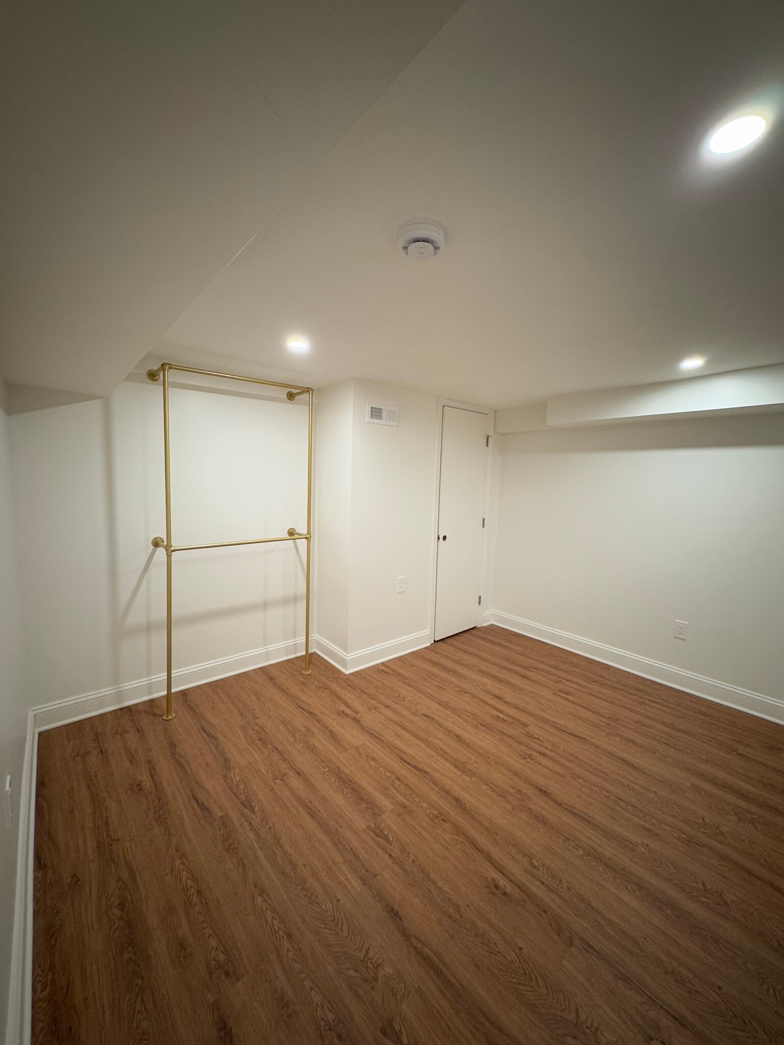 Building Photo - 1012 Roswell Dr