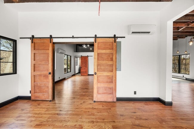 Building Photo - Thiel on 9th