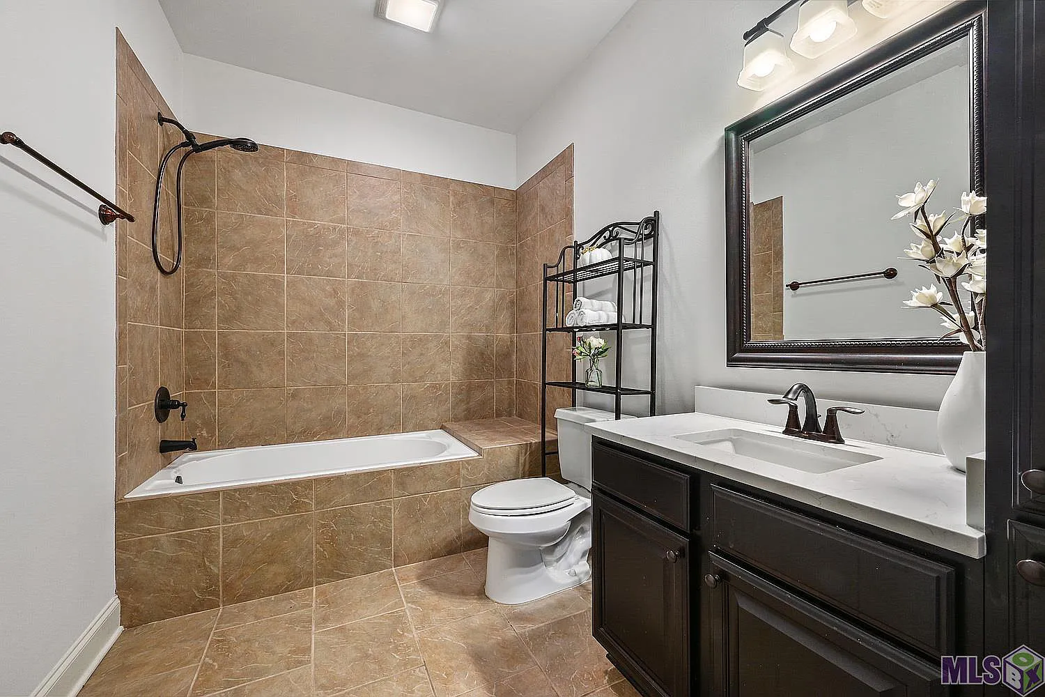 Building Photo - 888 S Kenilworth Pky