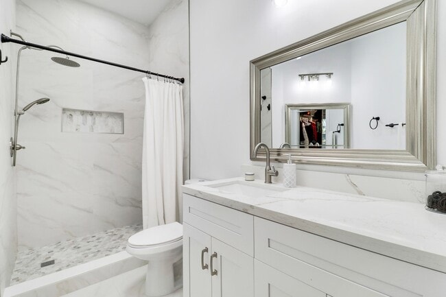 Building Photo - 387 Kelsey Park Dr