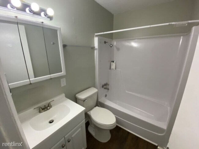 Building Photo - 101 McKellar Hill