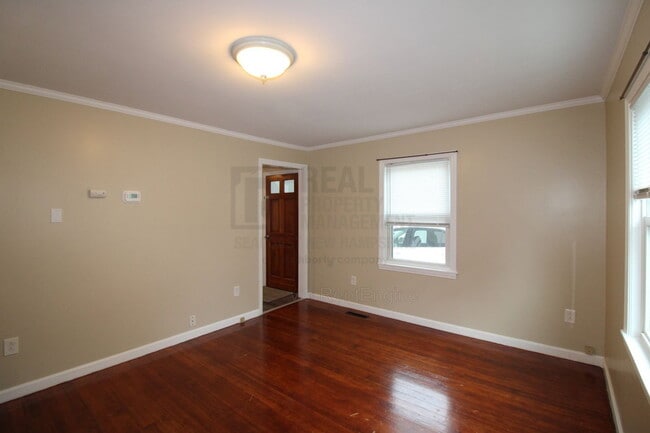 Building Photo - 4 Bicknell St