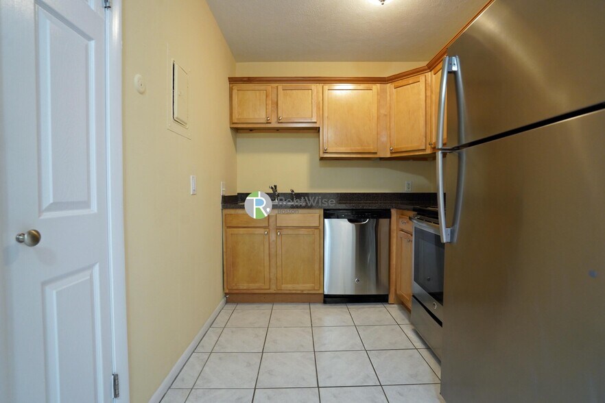 Building Photo - 106 Tremont St