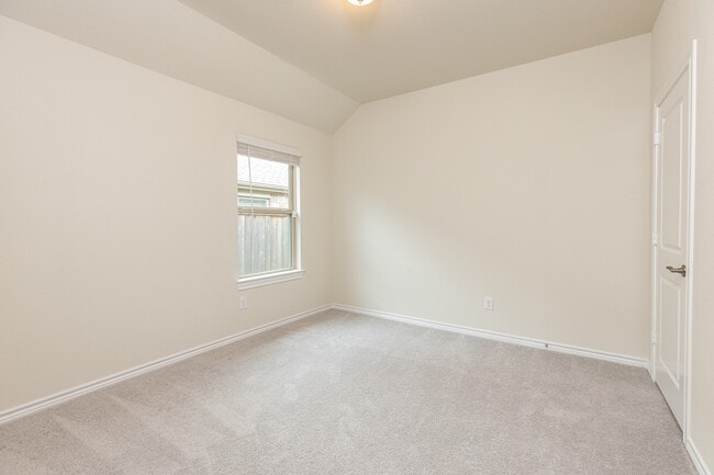 Building Photo - 11 Pioneer Canyon Pl