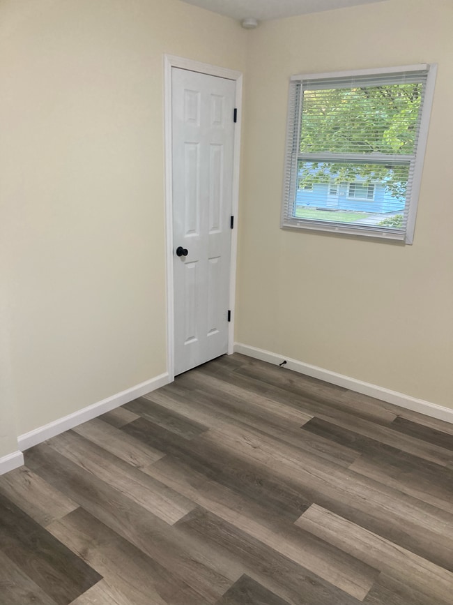 Building Photo - Kickapoo