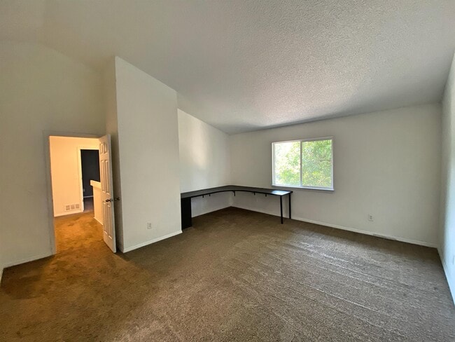 Building Photo - 4956 S Dillon St