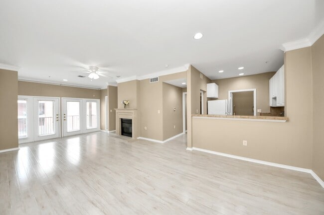 Building Photo - 2400 McCue Rd