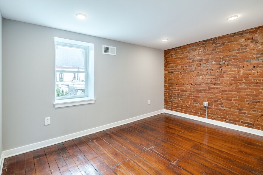 Building Photo - 185 W Dauphin St