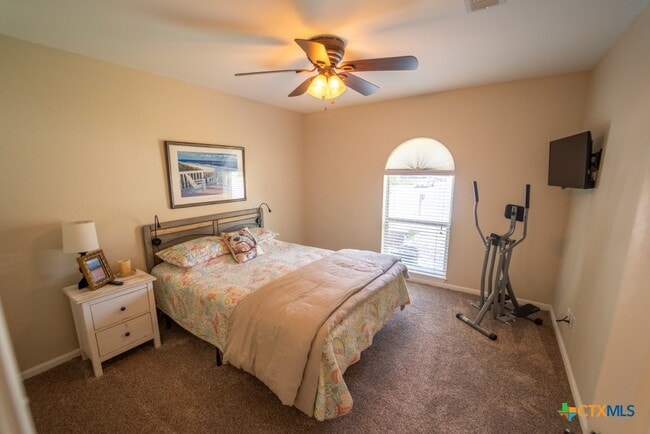Building Photo - 301 Antietam Dr