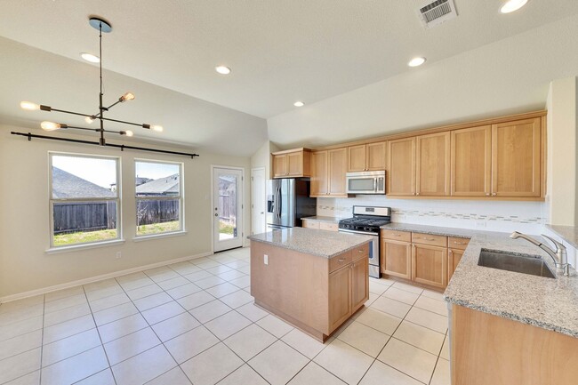 Building Photo - Amazing 4 bed, 2 bath home in North East Austin!