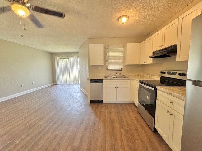 Building Photo - Winter Haven Apartment