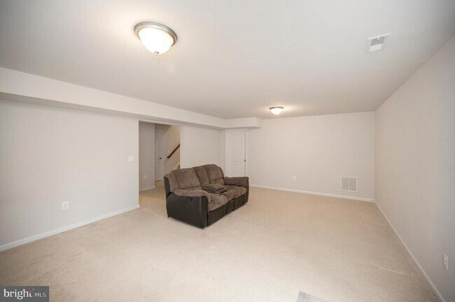 Building Photo - 1092 Aspen Rd