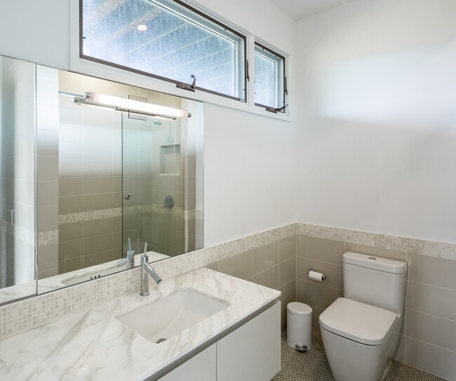 Building Photo - 43 Surfside Ave