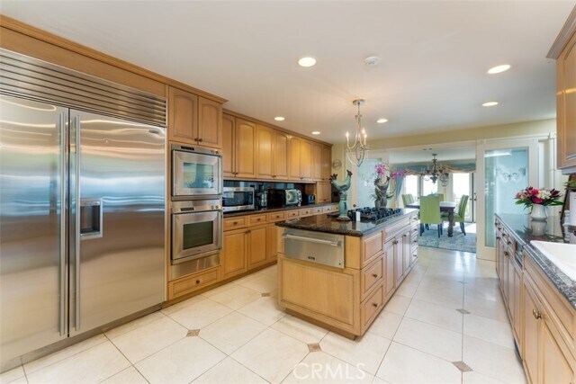 Building Photo - 410 Blumont St