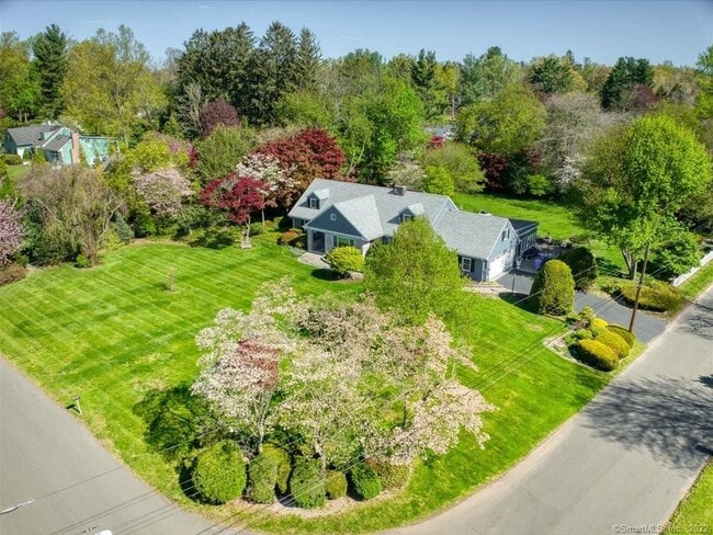 Building Photo - 94 Fennbrook Dr