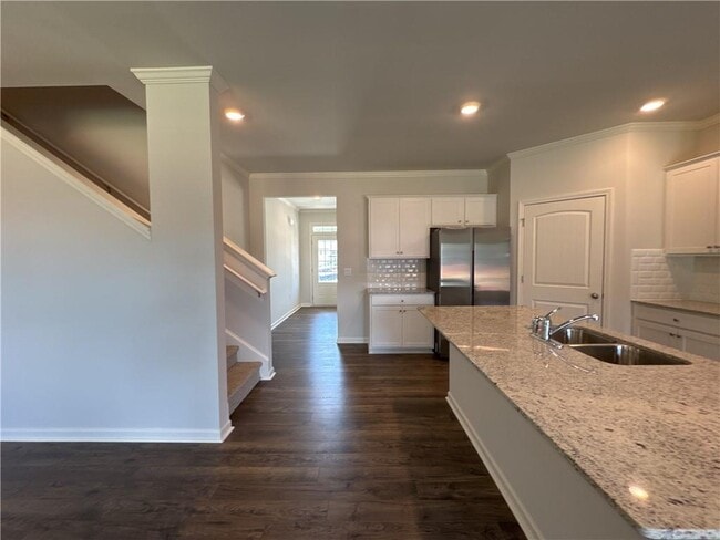 Building Photo - 61 Biltmore Pl