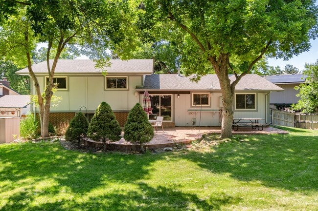 Building Photo - 7426 S Quince Ct
