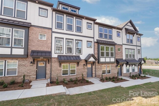 Building Photo - 3012 Rexton Ln