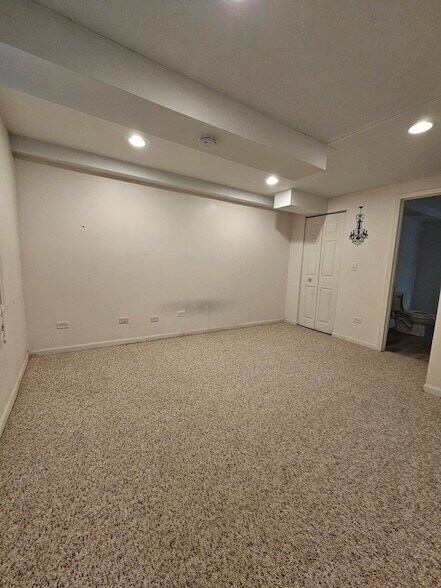 Building Photo - 420 Merry Oaks Rd