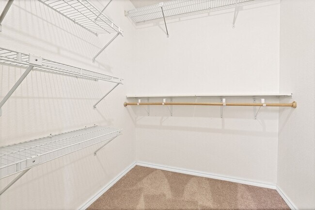 Building Photo - 2118 Churchill Downs Dr