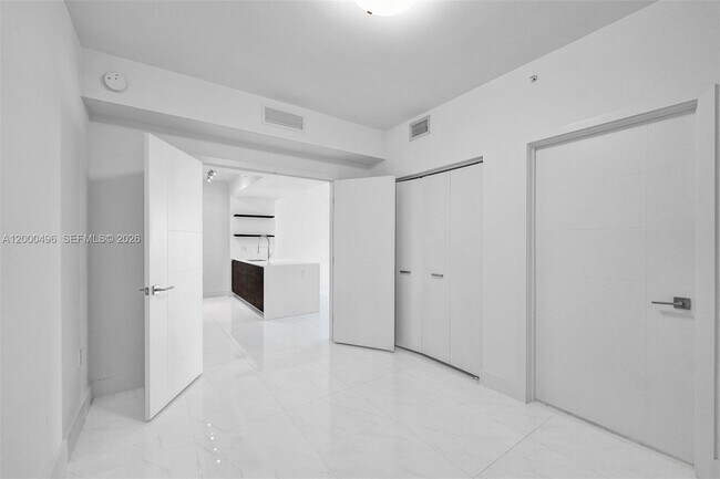 Building Photo - 301 Altara Ave