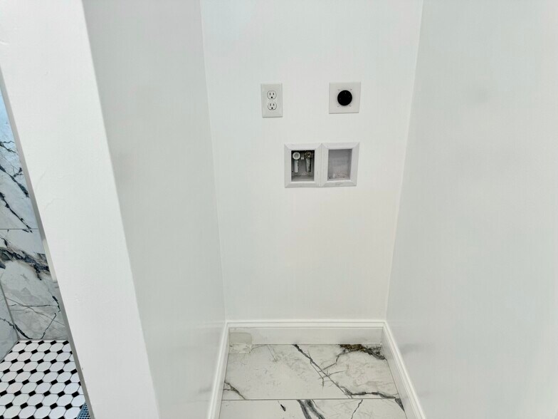 Building Photo - 24 Darling St