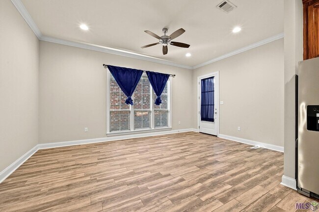 Building Photo - 7723 Ibiza Dr