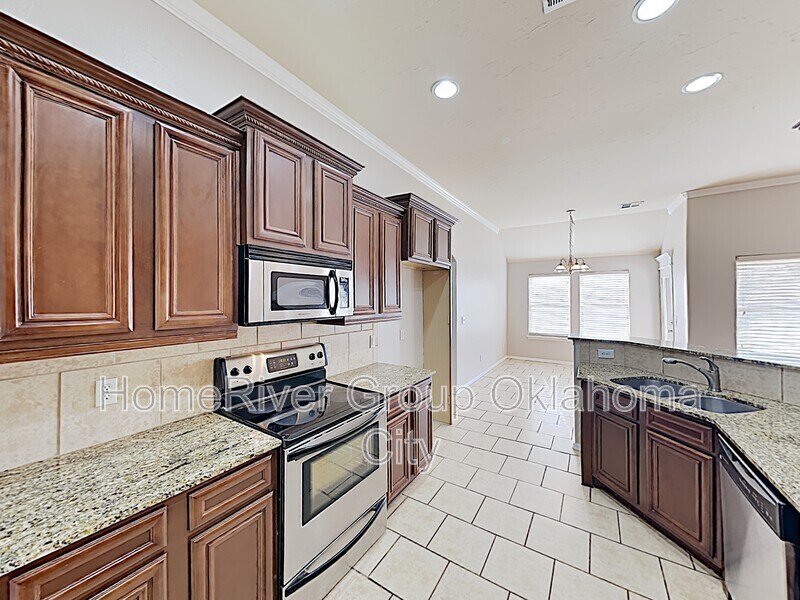 Building Photo - 2708 Busheywood Dr