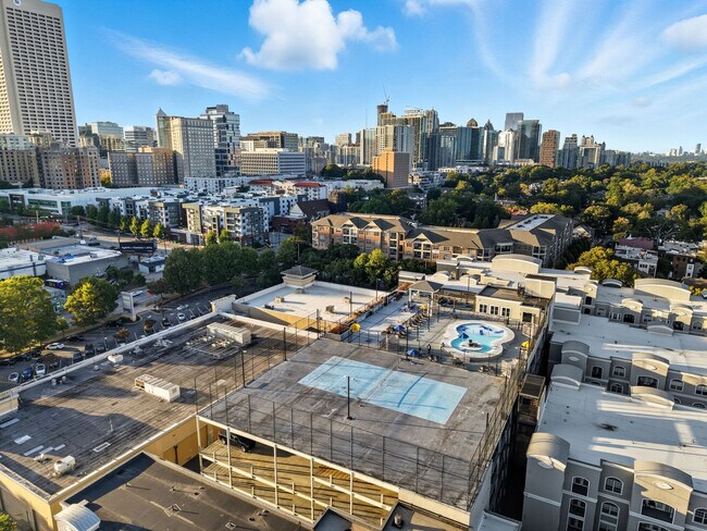 Building Photo - 590 James Maxwell Rd